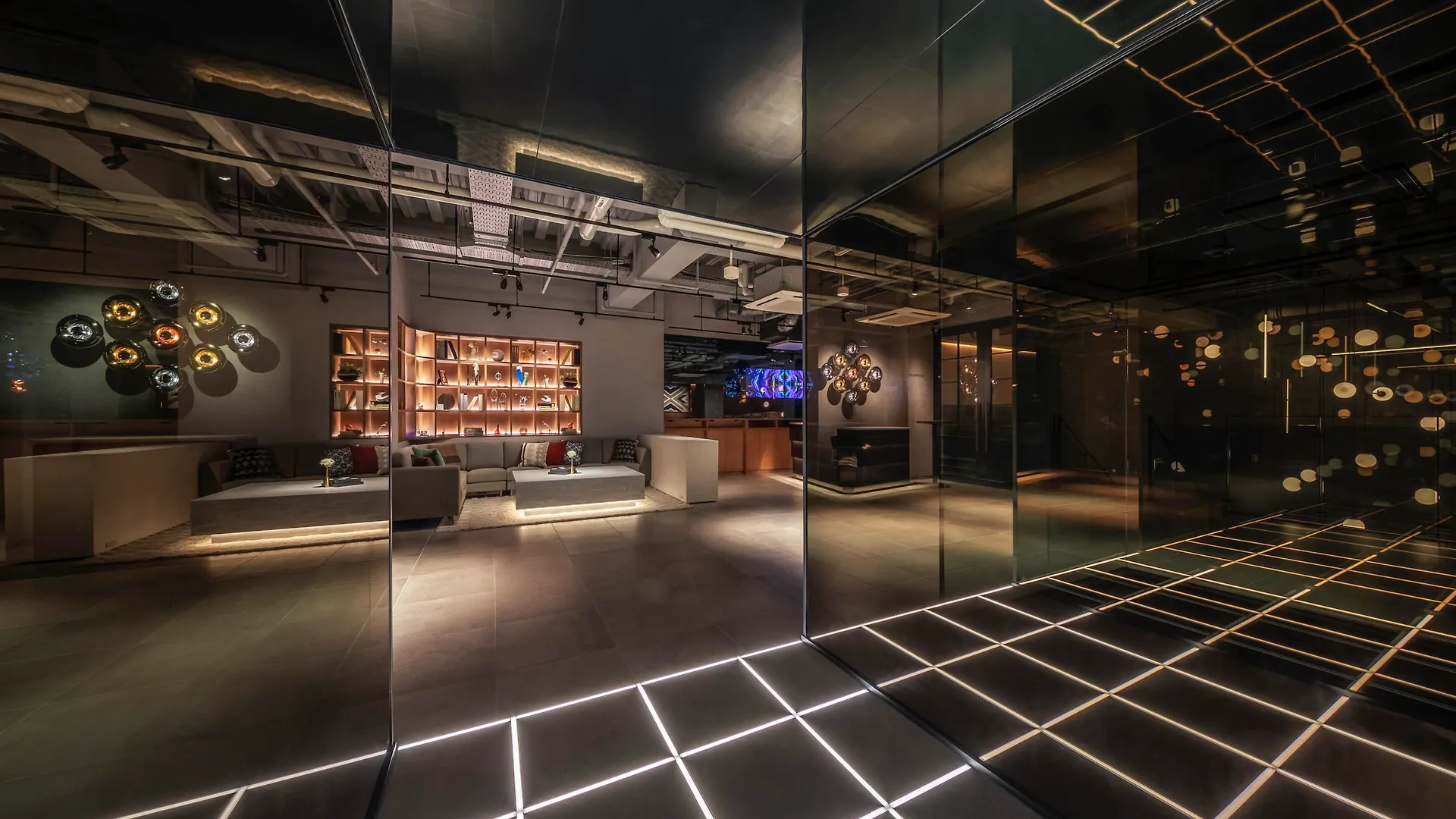 The Lively Osaka Honmachi Hotel
