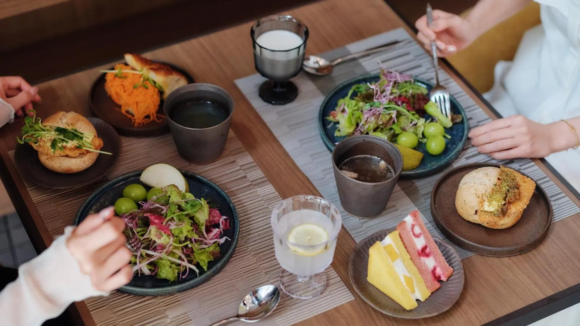The Lively Osaka Honmachi Hotel 4*,  Japan
